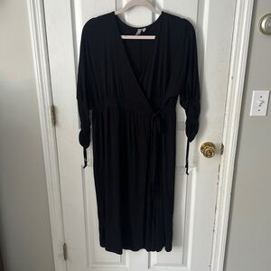 Black knee-length Maternity Dress